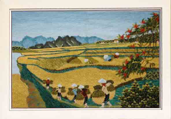 Gánh lúa về làng